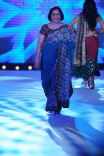  at Pidilite presents Manish Malhotra, Shaina NC show for CPAA in Mumbai on 1st July 2012 (36).JPG